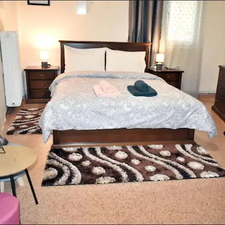 Little House * Mouzaki